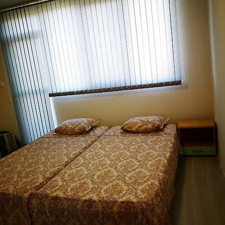 нашата къща 